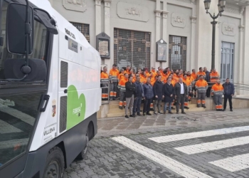 El Ayuntamiento presenta los medios humanos y materiales de la nueva contrata de limpieza y recogida de residuos domésticos
