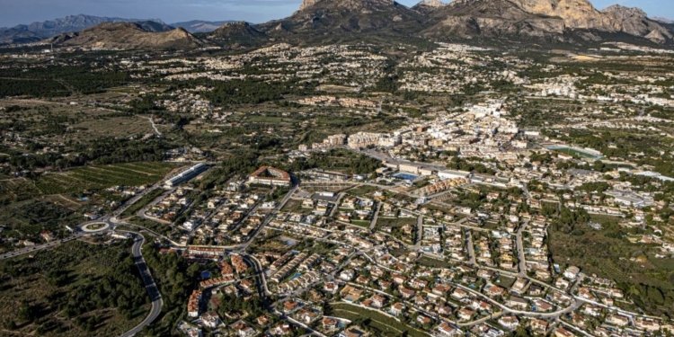 El viento de poniente activa el aviso amarillo y eleva el riesgo de incendios