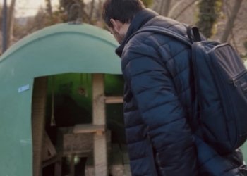 Alcoi impulsa la reconversión de antiguos iglús de reciclaje de vidrio en refugios para colonias felinas