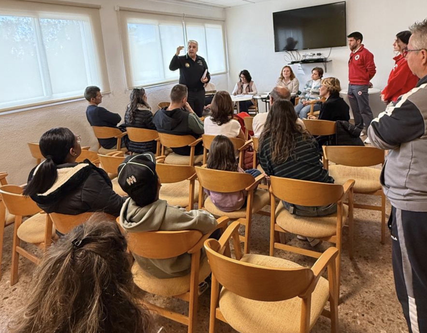 El Ayuntamiento de Xàbia informa de que continúan los trabajos de recuperación tras el incendio declarado en la finca de Jávea Park