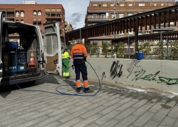 Limpieza realiza más de 300 actuaciones para eliminar grafitis durante el año 2025