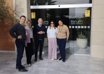 L’Alfàs impulsa la participación de los residentes internacionales junto a The Comm