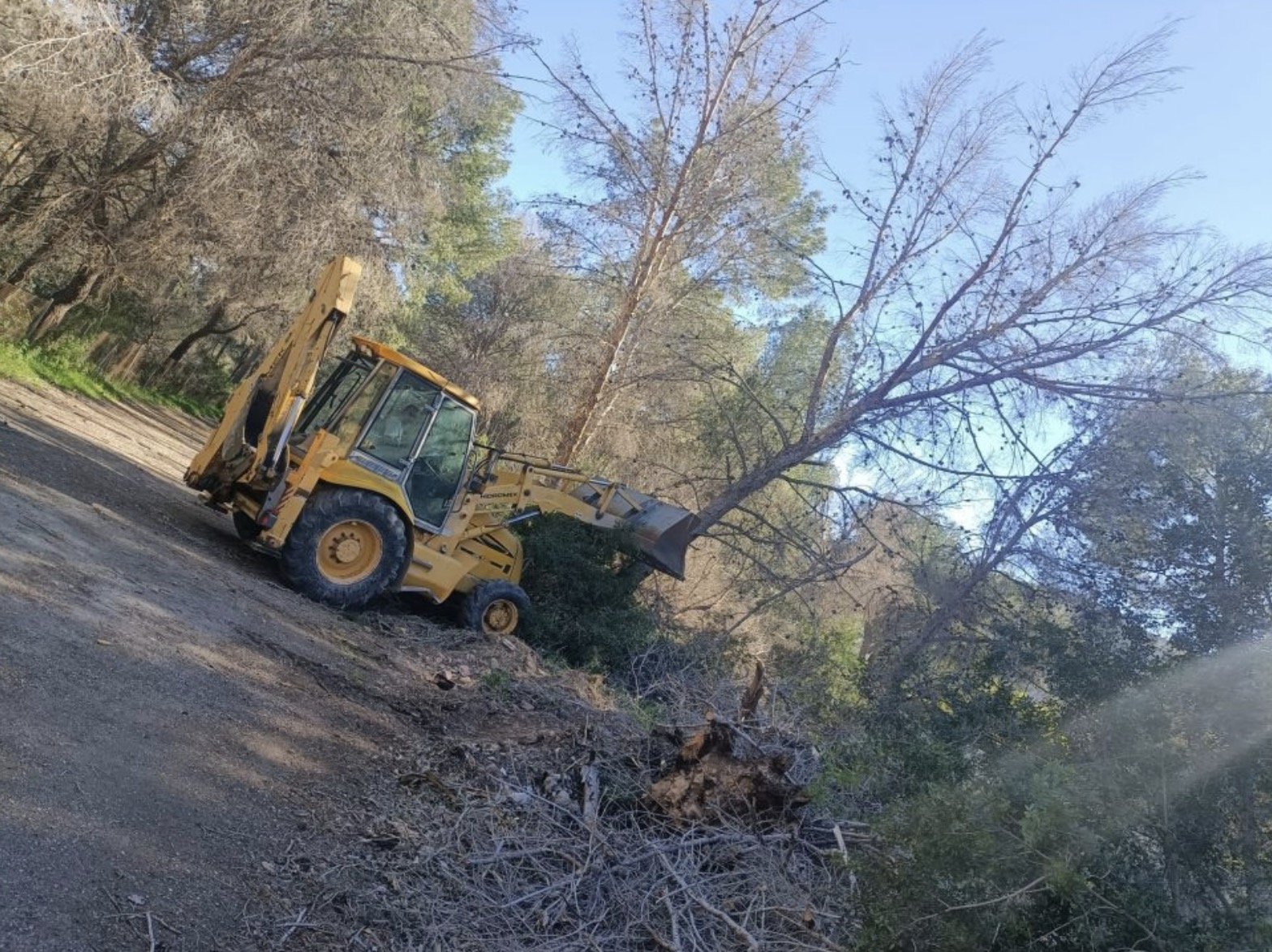 La Policía Local de l’Alfàs atiende 112 llamadas y 19 avisos del 112CV por el temporal de viento