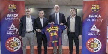 Alicante acoge del 6 al 10 de julio el campus de fútbol del Barça que dirige Sergi Barjuan