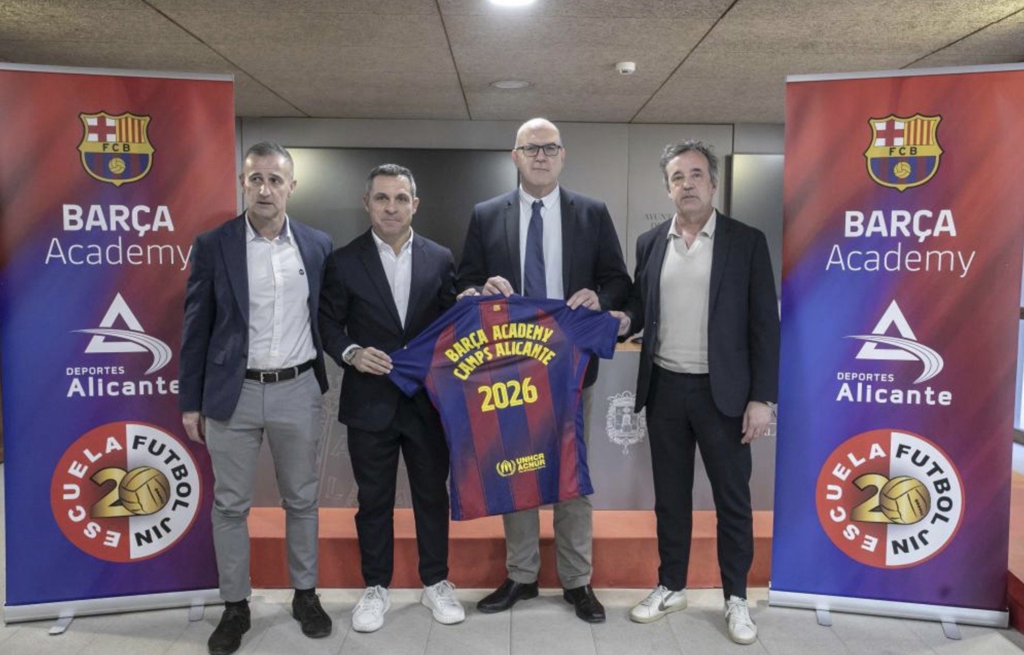 Alicante acoge del 6 al 10 de julio el campus de fútbol del Barça que dirige Sergi Barjuan