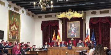 El pleno aprueba la protección de la Cruz del Jardín de la Concordia como Bien de Relevancia Local