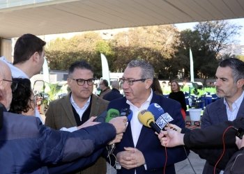 El nuevo contrato de parques y jardines de Benidorm aumentará un 30% la superficie verde y será más sostenible y adaptado al futuro