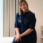 Verónica Cardona, orgullosa de su nueva clínica, ubicada en el centro de Xàbia.