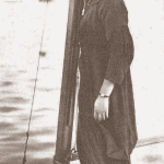 Ángela Ramírez posando para el reportaje de una revista (1935) | AlicantePedia.com