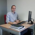 Adrián Ferrandis en su despacho de la Universidad de València.