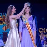 Momento de la coronación de Laura Ivars.