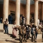 Runrún de pasajeros un día cualquiera de 1890 en la estación término de Alicante de MZA, un logro de los Rothschild | AlicantePedia.com