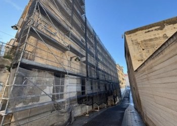 Alcoy destina cerca de 111.000 euros en ayudas definitivas para la rehabilitación de edificios y retirada de amianto