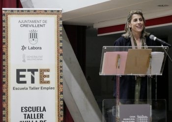 La alcaldesa clausura y da la bienvenida a las nuevas ediciones de la Escuela Taller y Taller de Empleo “Villa de Crevillent”