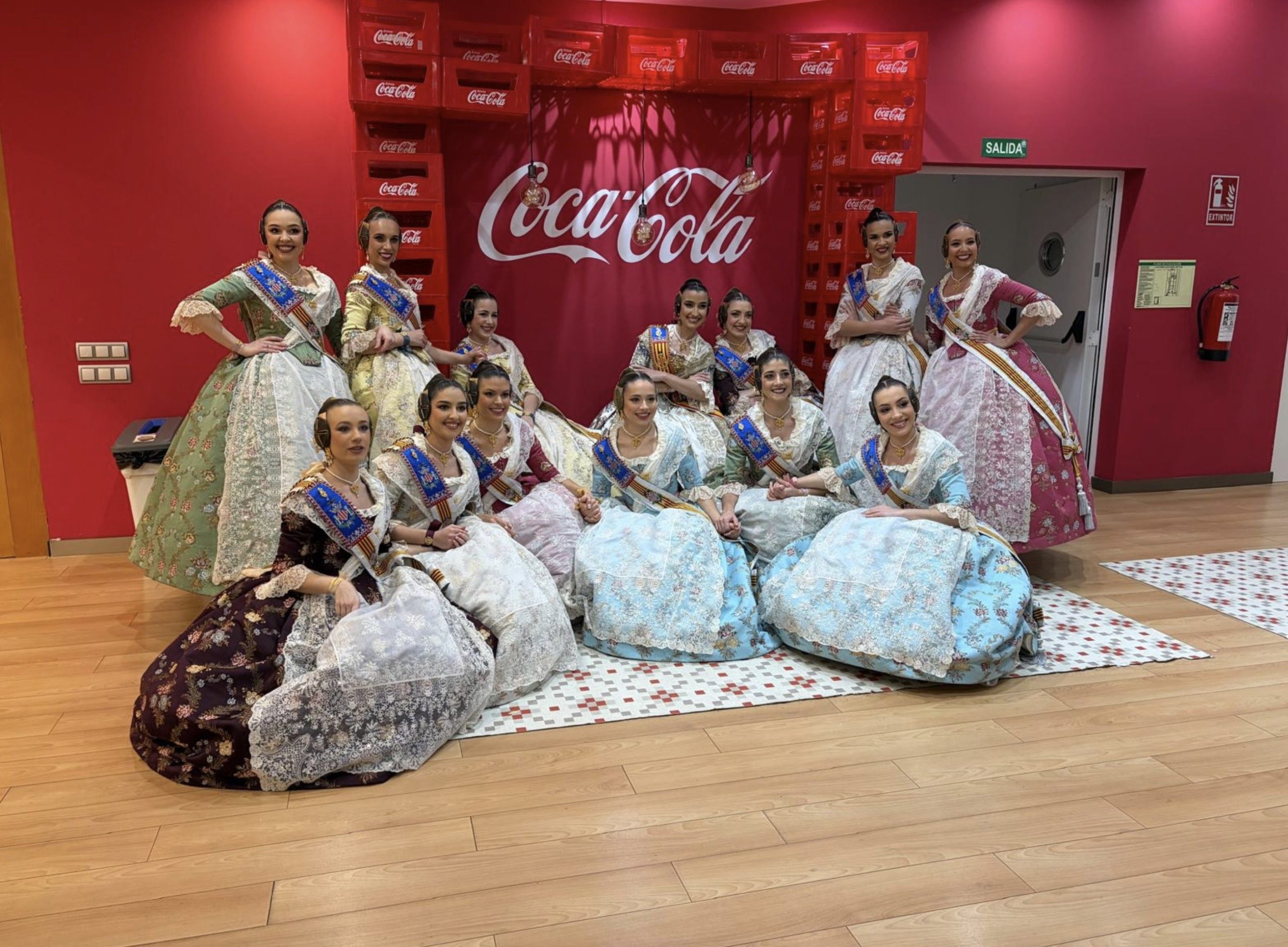 Coca Cola refuerza su compromiso con Valencia con un amplio despliegue operativo durante las Fallas