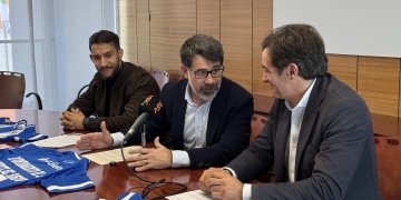 San Vicente y el Hércules C.F. firman un acuerdo de colaboración destinado a favorecer el deporte y la afición en el municipio
