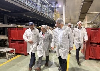 Barrachina reclama en la Vega Baja un pacto nacional del agua para proteger la agricultura mediterránea