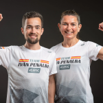 Iván Penalba junto a su pareja, también ultrafondista, Carmen María Pérez.